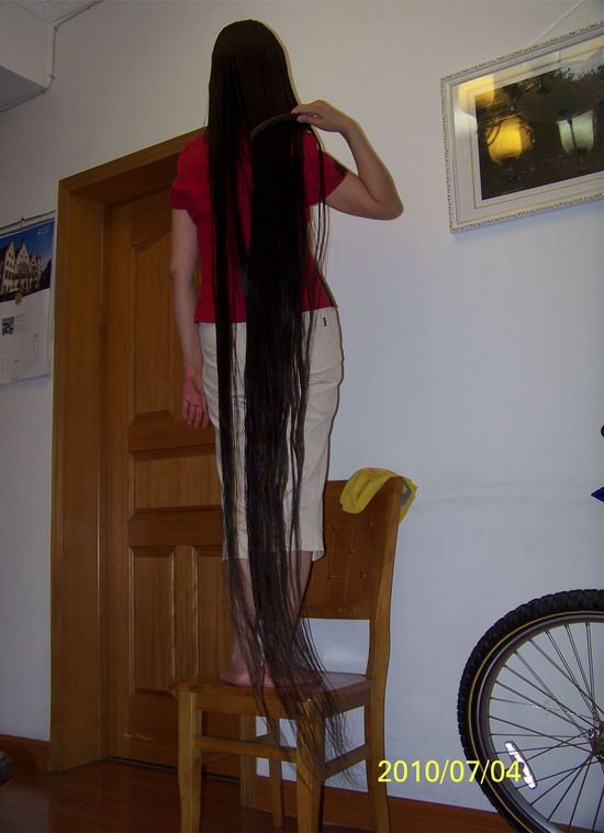 Zhu Min's 1.9 meters long hair in 2010 summer