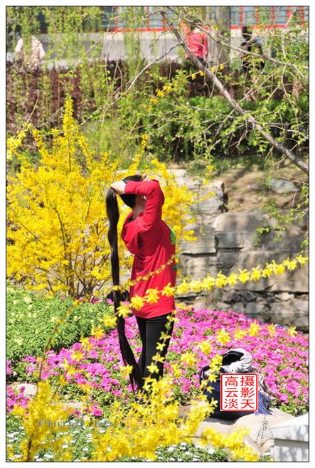 Red cloth girl made long hair to bun