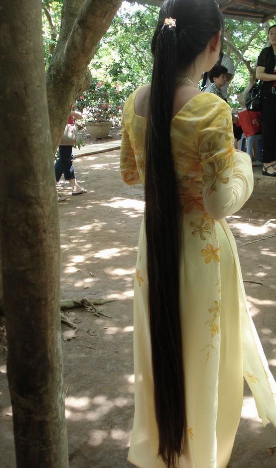 Long hair lady from Vietnam shot by Chinese people-3