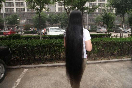 Long thick braid photos taken by hezhitengfei