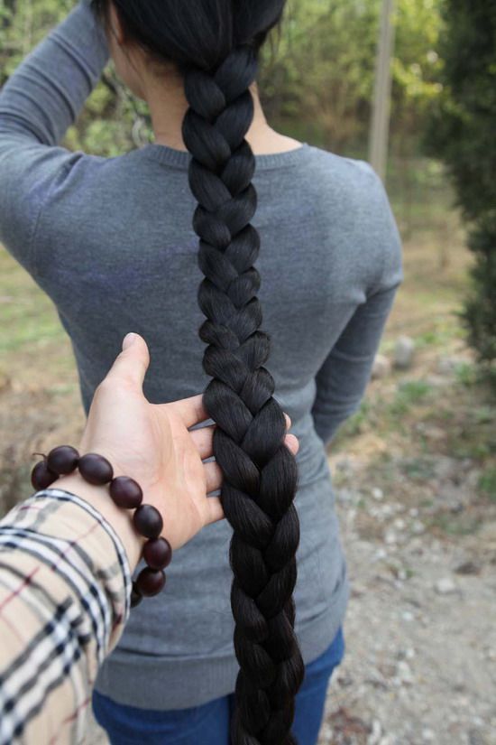 Super long hair photos taken by hezhitengfei