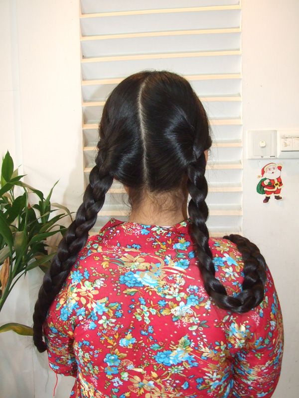 11 years girl from Jinan has double braid