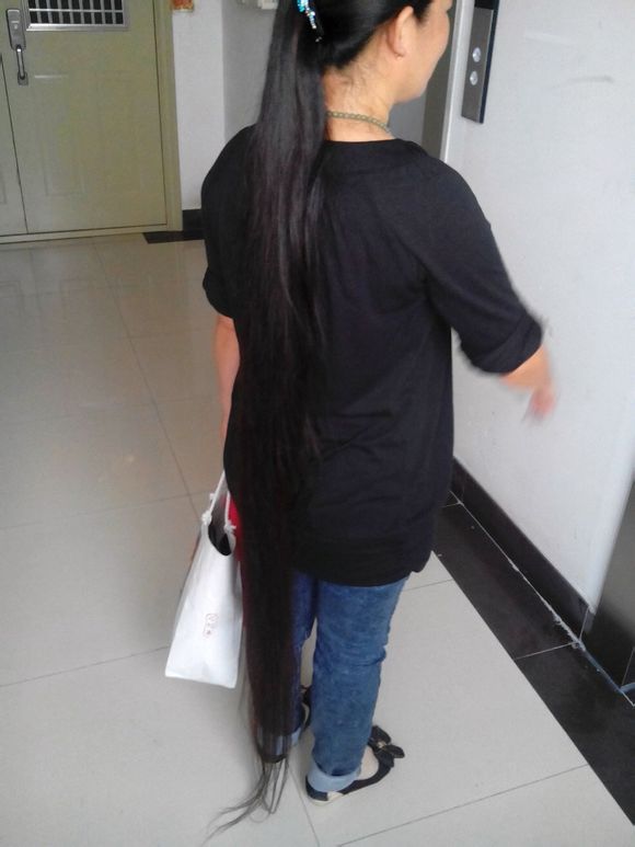 Super long hair beyond floor length