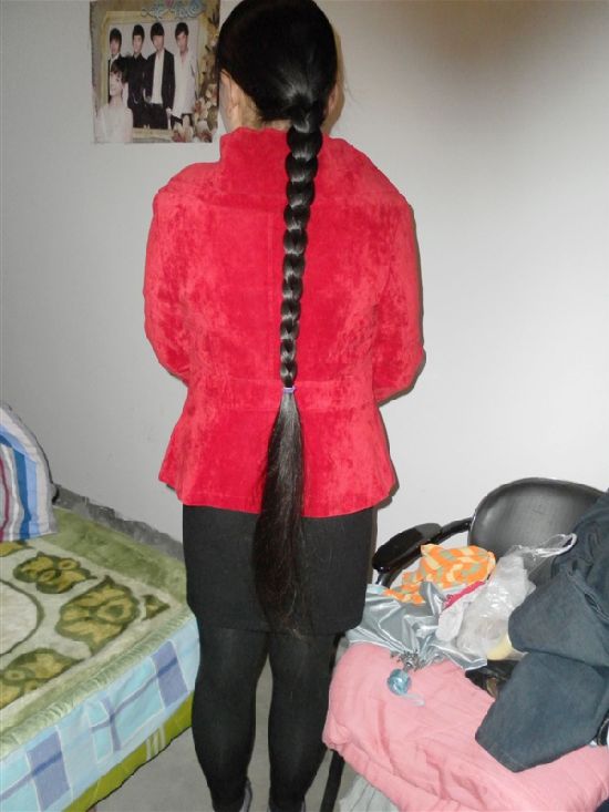 26 years young lady has 1.2 meters long braid