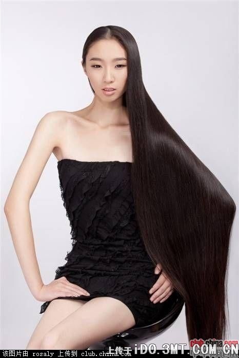 Long hair girl Li Mo is a beautiful young model