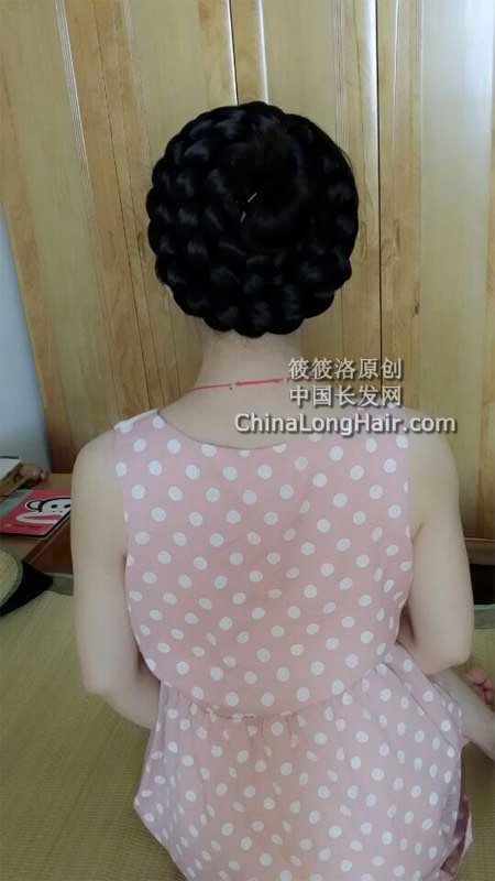 xiaoxiaoluo braid her super long hair to huge bun