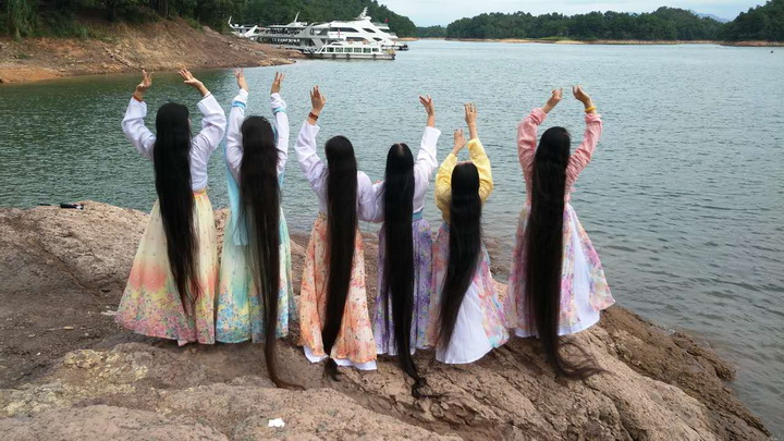 Six ladies shew super long hair near Qiandao Lake