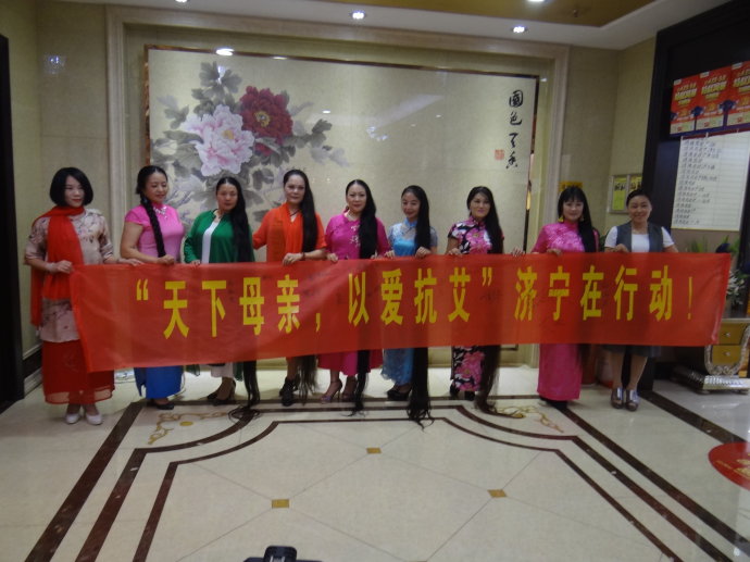 7 ladies shew super long hair in Jining